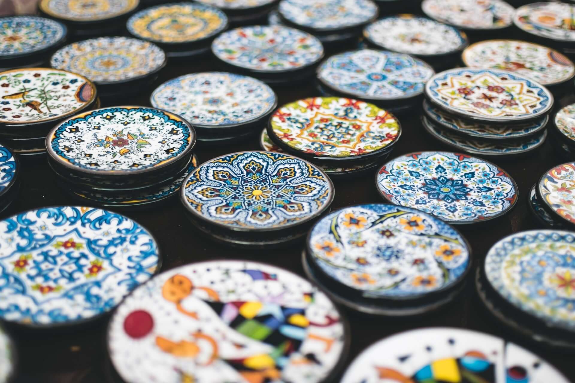 Printed and patterned plates