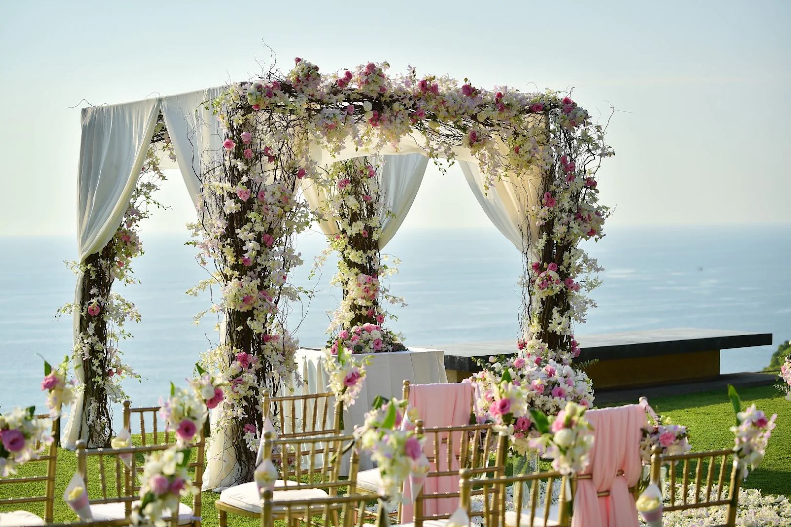 8/26 Grand Floral Installations